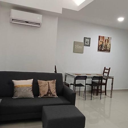 Klcc Newly Renovated Apartment Kuala Lumpur Kültér fotó