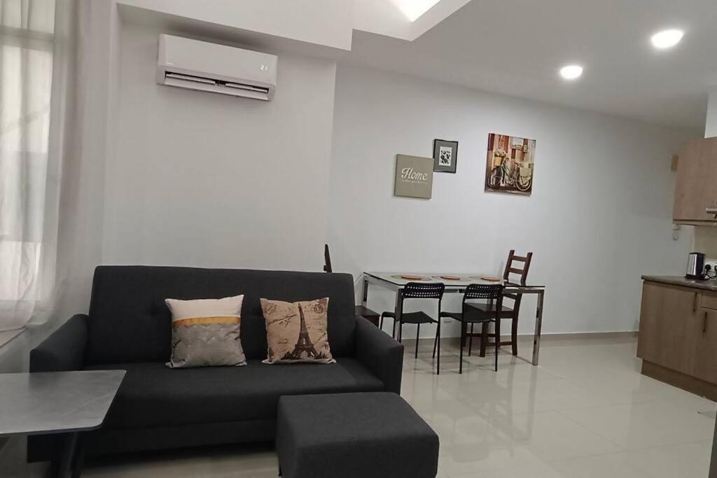 Klcc Newly Renovated Apartment Kuala Lumpur Kültér fotó